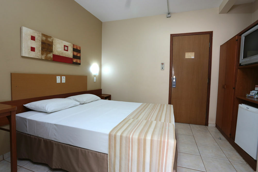 Agua Branca Park Hotel Araçatuba 外观 照片